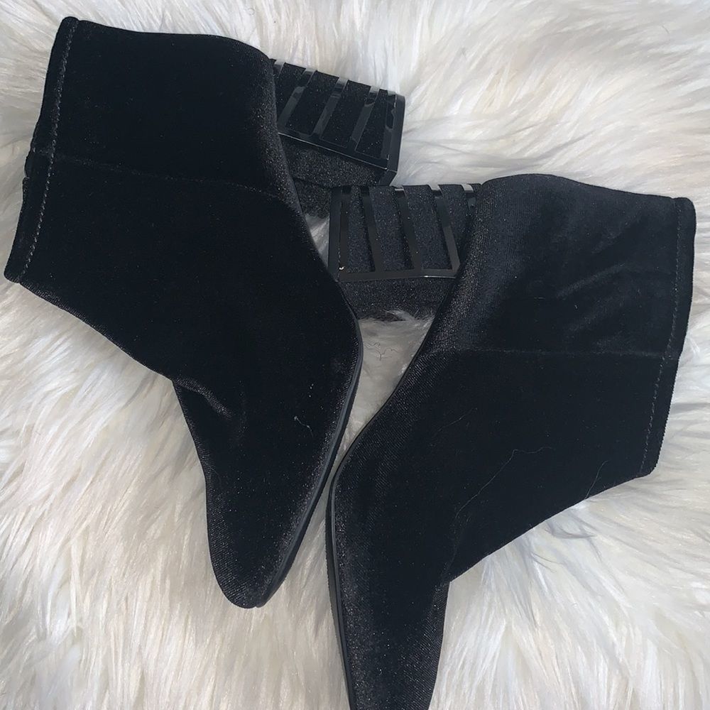 Velvet ankle boots with charcoal heal decorations size 7 1/2